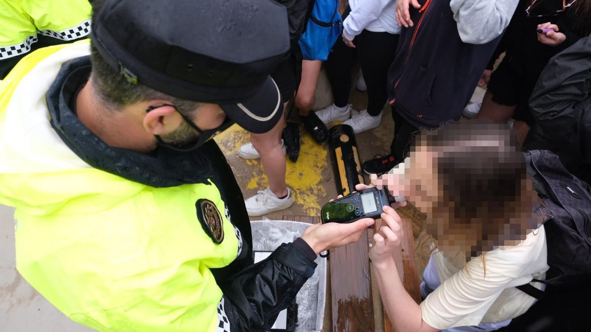 Premios para los 00 en el botellón de Santa Faz en la Playa de San Juan