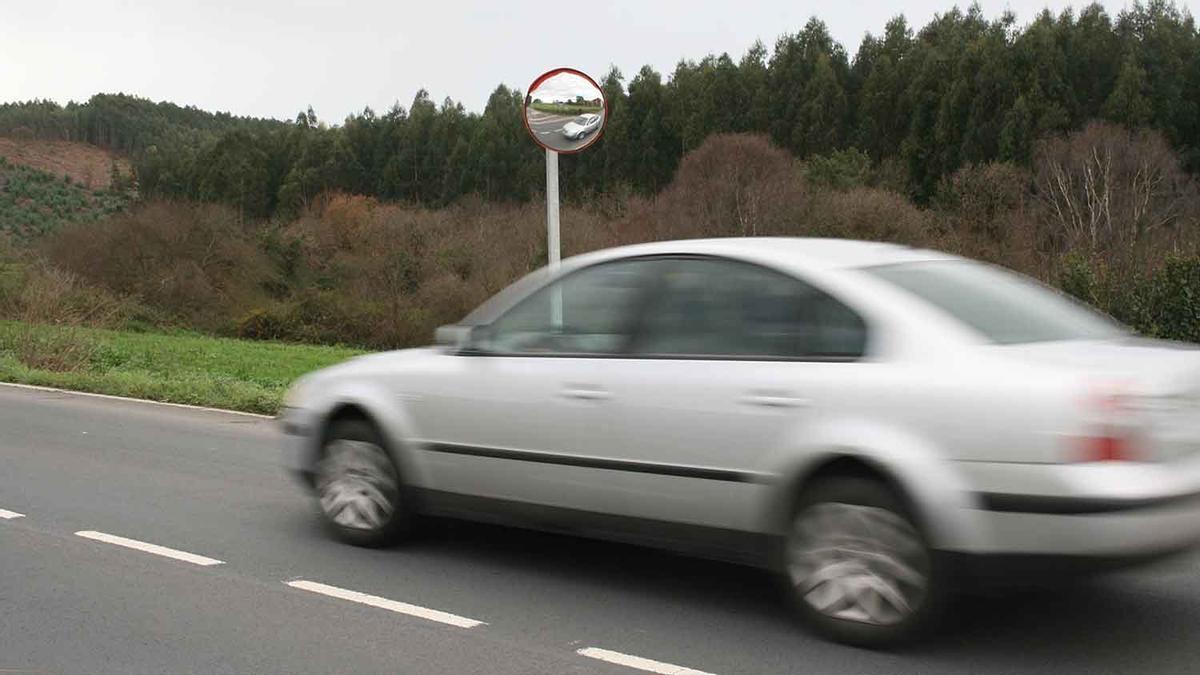 La DGT ya vigila a los conductores asturianos en las carreteras secundarias: el dispositivo que no ves y por el que sancionan con 200 euros y 6 puntos del carnet