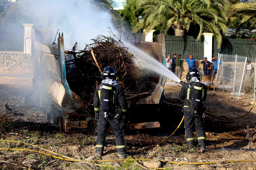 Incendio de un camión en Ibiza