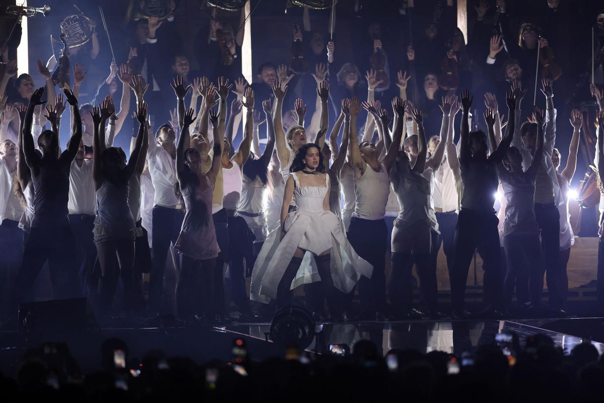 Rosalía actúa durante los Premios BRIT 2026 en el Co-op Live Arena, Manchester, Reino Unido, el 28 de febrero de 2026.