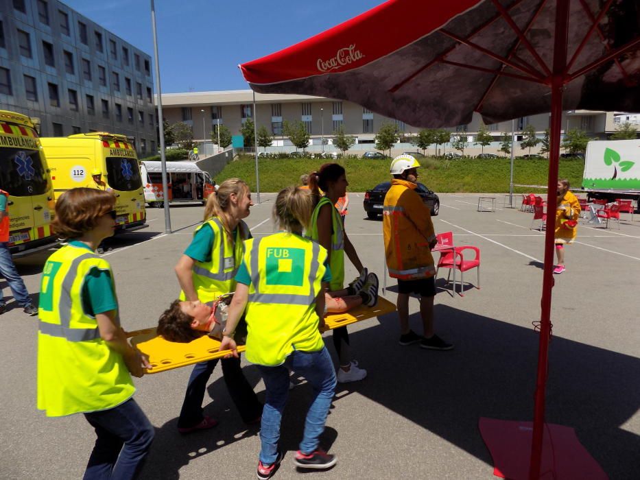 Simulacre d'atemptat amb atropellament a la FUB