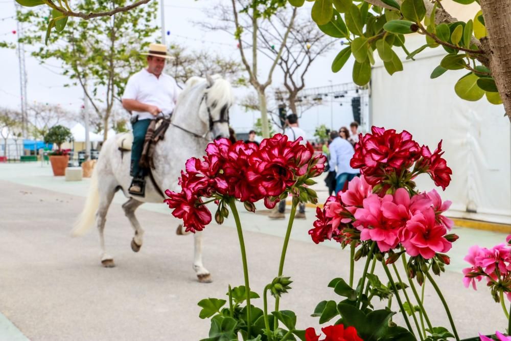 La Vega Baja, de sevillanas y faralaes