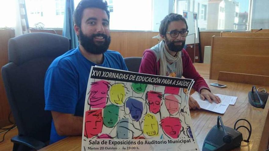 Tomás Hermelo e Alberto Casqueiro na presentación do cartel, onte no Concello. // G.Núñez