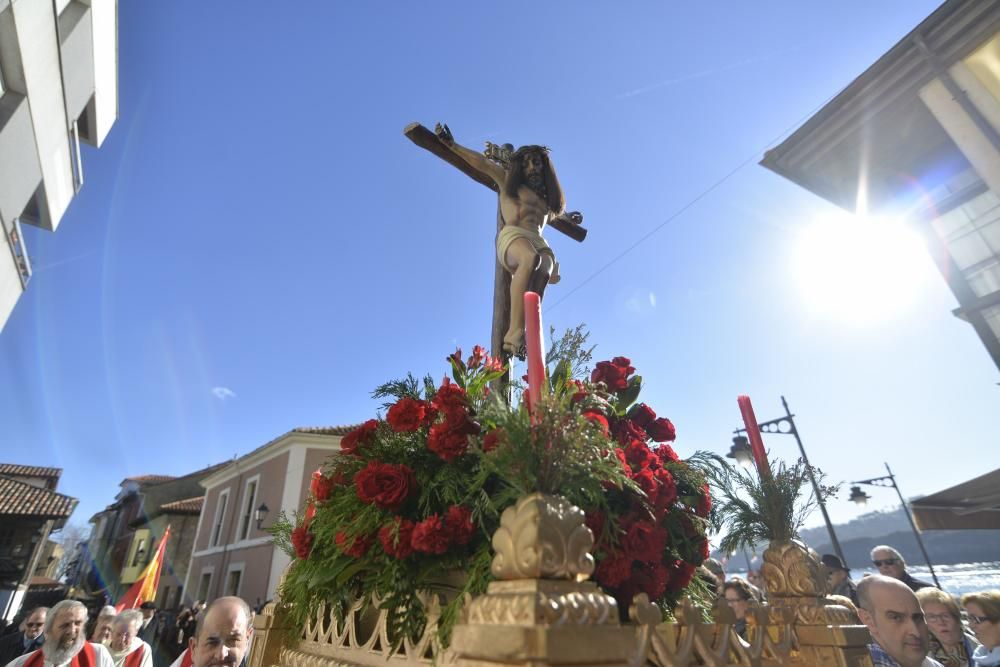 Procesión del cristo del socorro en Luanco