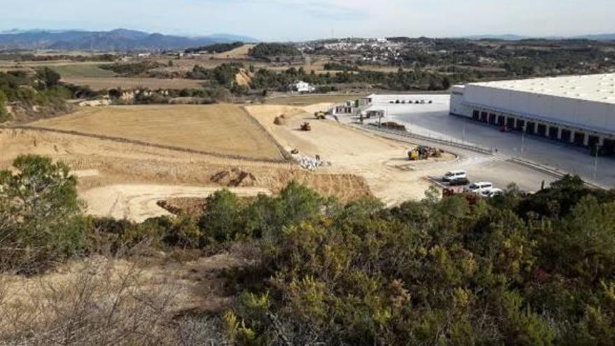 Vista general de la zona del polígon i de les obres que s&#039;hi estan fent