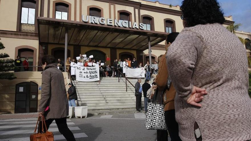 Protesta de ayer en las puertas del Hospital Civil.