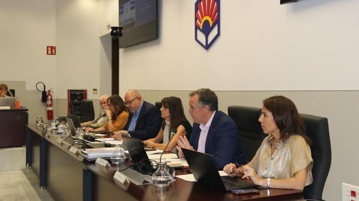 Un momento de la intervención de Eulalio Fernández, gerente de la UCO.