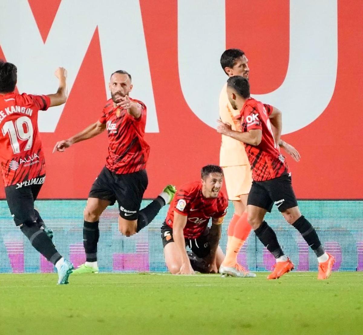 Muriri y su gol de la victoria ante el Atlético de Madrid.