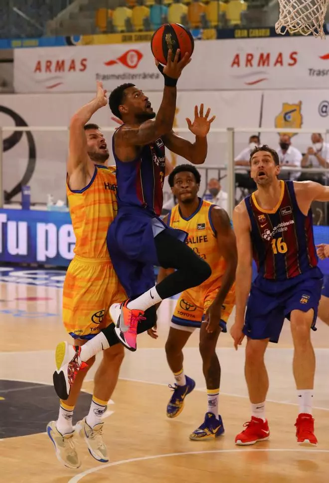 El Barcelona pasa por encima del Gran Canaria