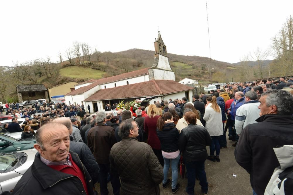 Funeral en Casomera del cazador Fidel Megino.