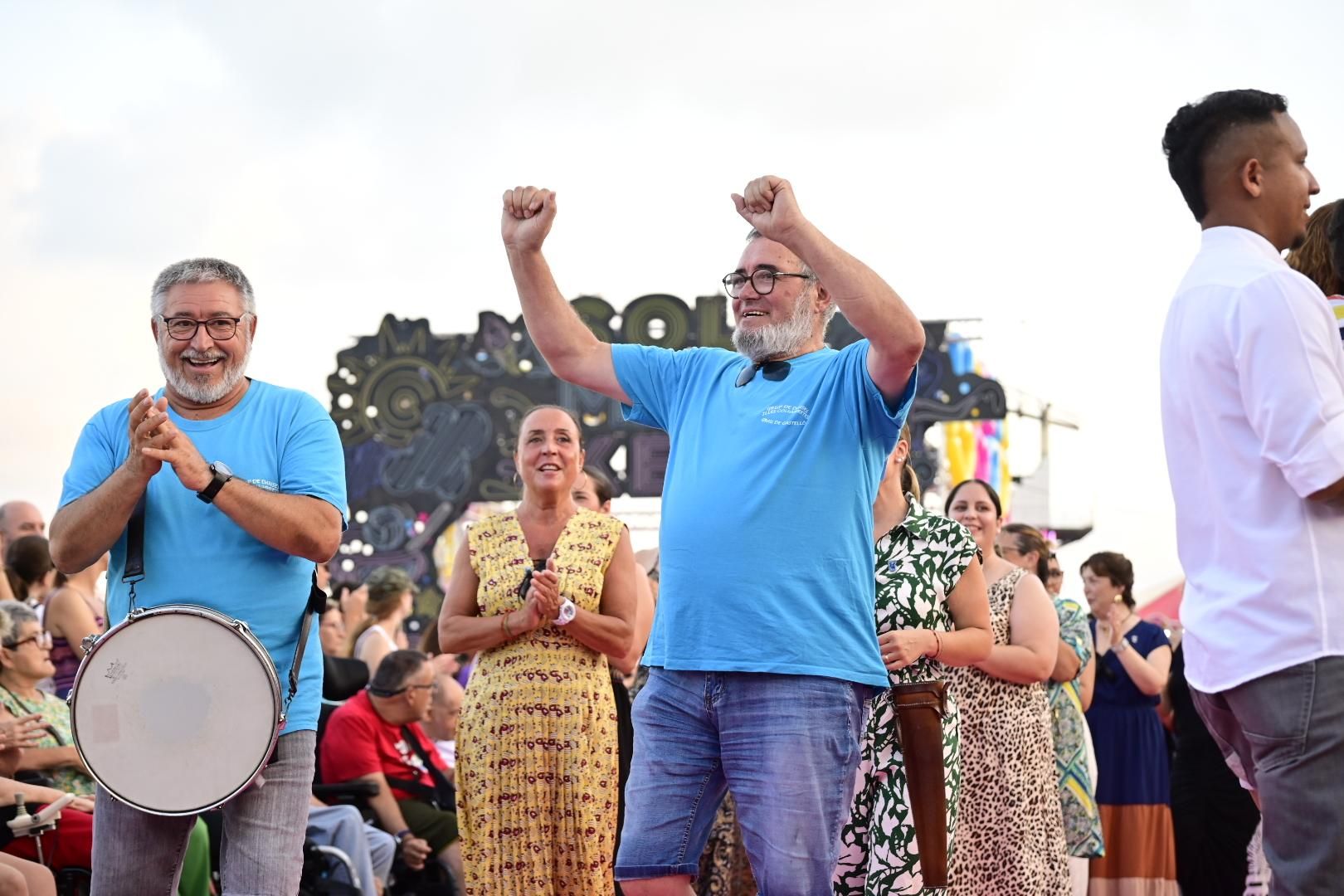 El Moll de Costa se viste de moda con el desfile solidario de Cáritas