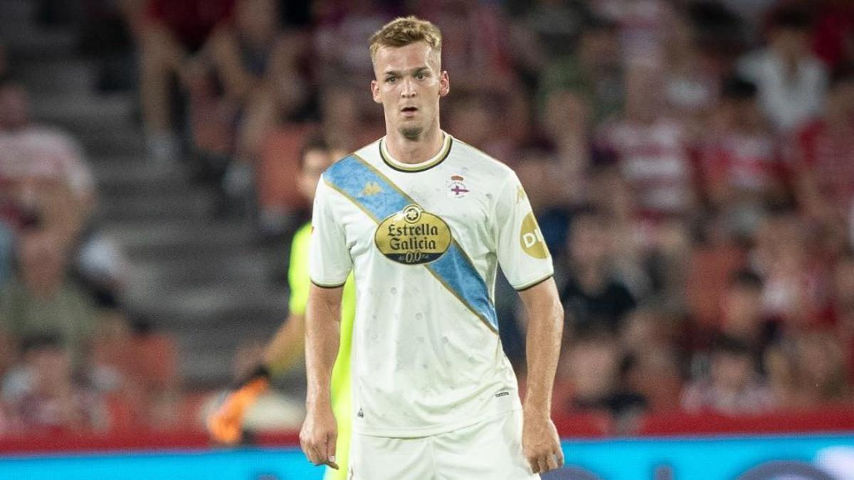 Arnau Comas, durante el Granda-Deportivo de la primera jornada de liga.