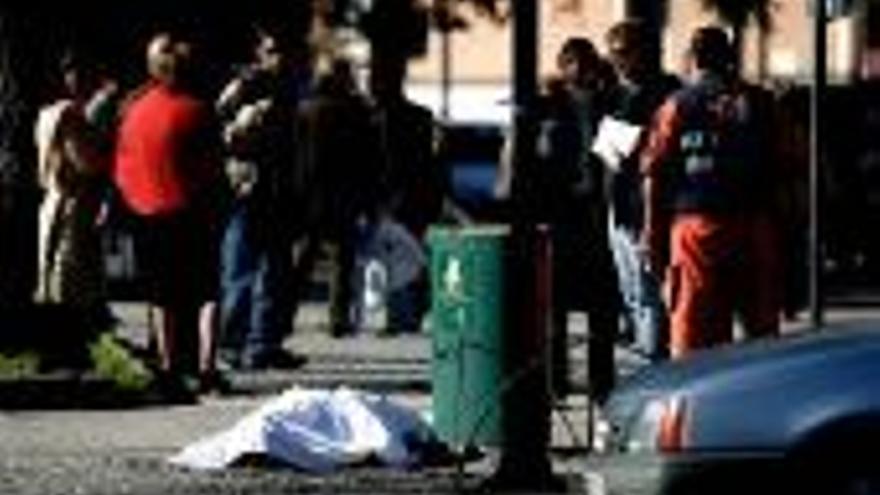 Muere una mujer en la calle de una parada cardio respiratoria