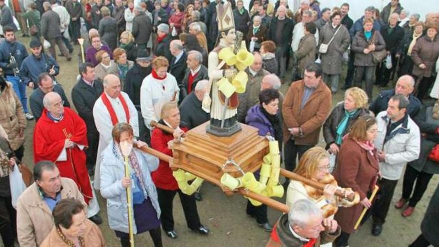 Las celebraciones congregaron a centenares de fieles.  // S. Álvarez