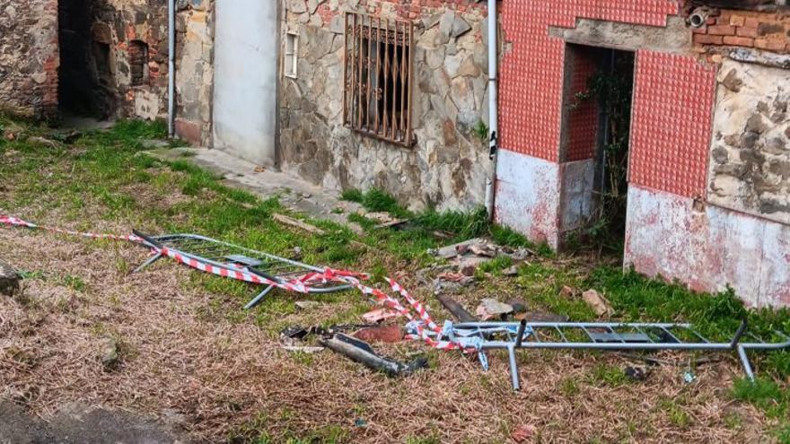 Los vecinos de El Puente (Langreo) alertan del peligro por el estado ...