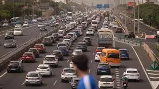 Rosa Dávila ve una “mano negra” que frena el proyecto de las grúas exprés en las autopistas de Tenerife