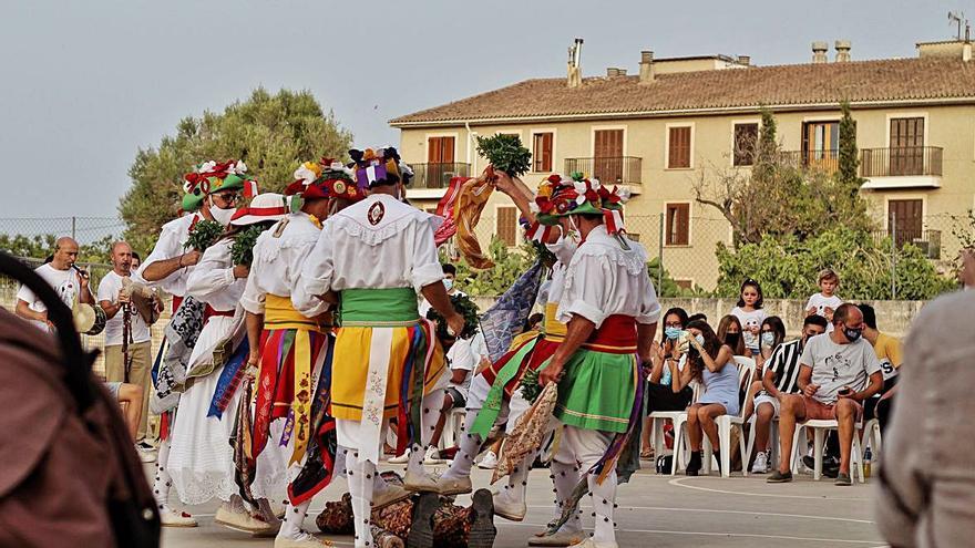 Los ‘Cossiers’ devuelven la alegría a Algaida | CATA JAUME GAYÀ