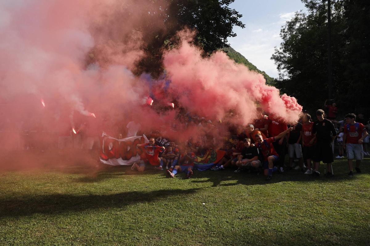 EN IMÁGENES: Así han celebrado Condal, Astur y Andés el ascenso a la Tercera Federación de Asturias
