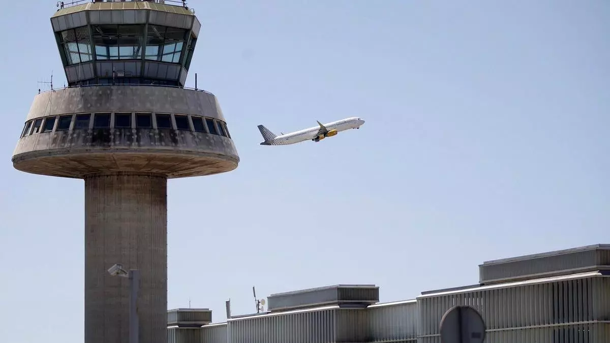 Denuncian la “contradicción” de ampliar el aeropuerto de El Prat en pleno auge del calentamiento global
