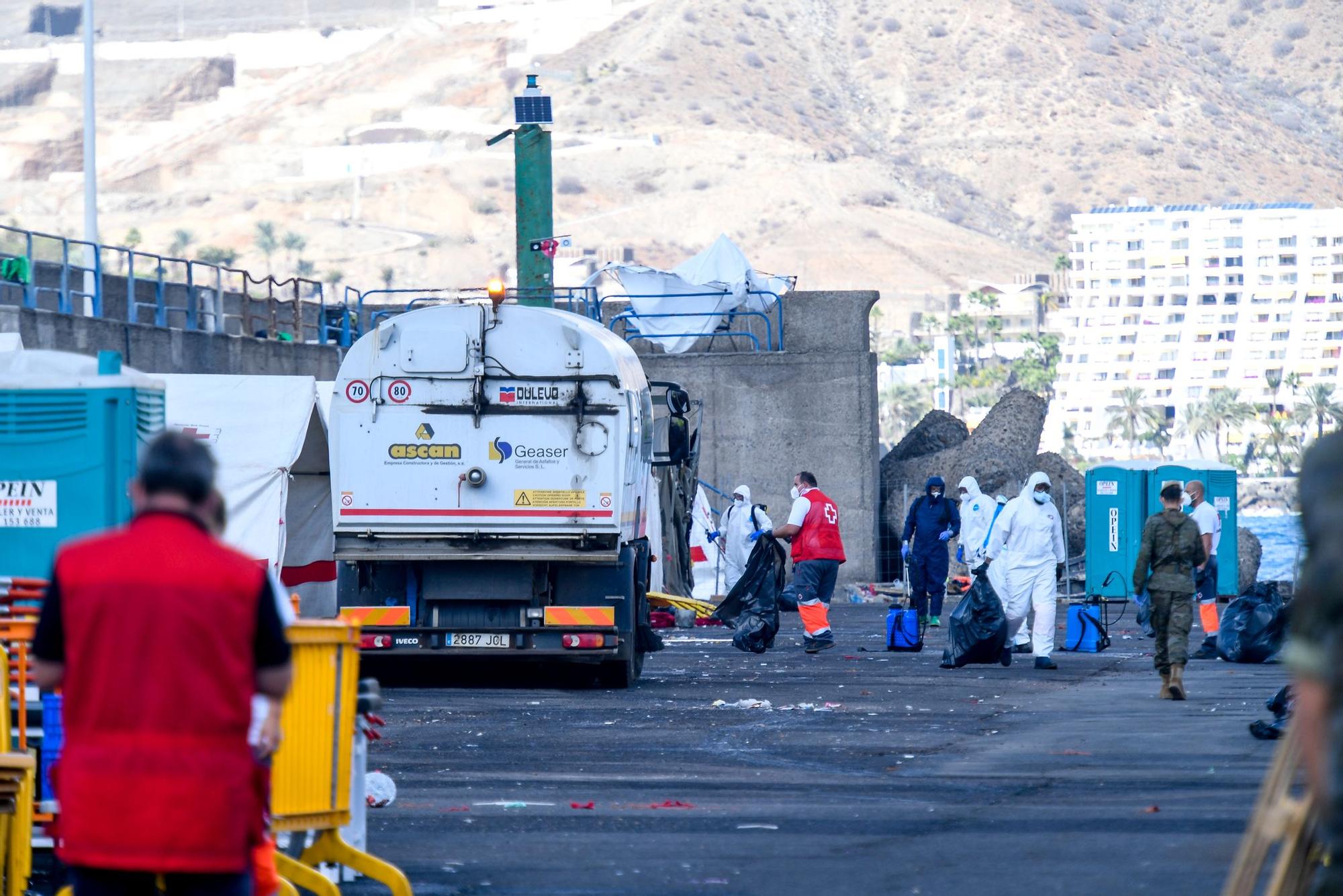 Desmantelan el campamento de migrantes de Arguineguín