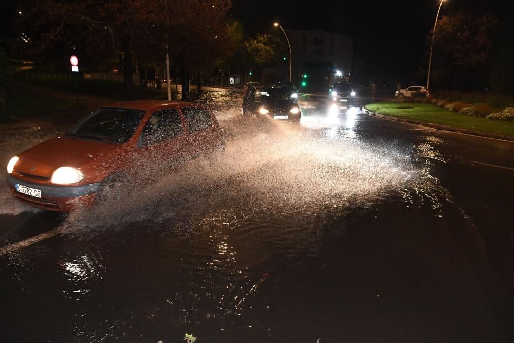 Una tromba de agua deja inundaciones en A Coruña