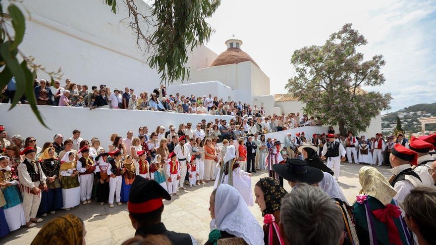 Todas las imágenes de &#039;Anar a maig&#039; en Santa Eulària