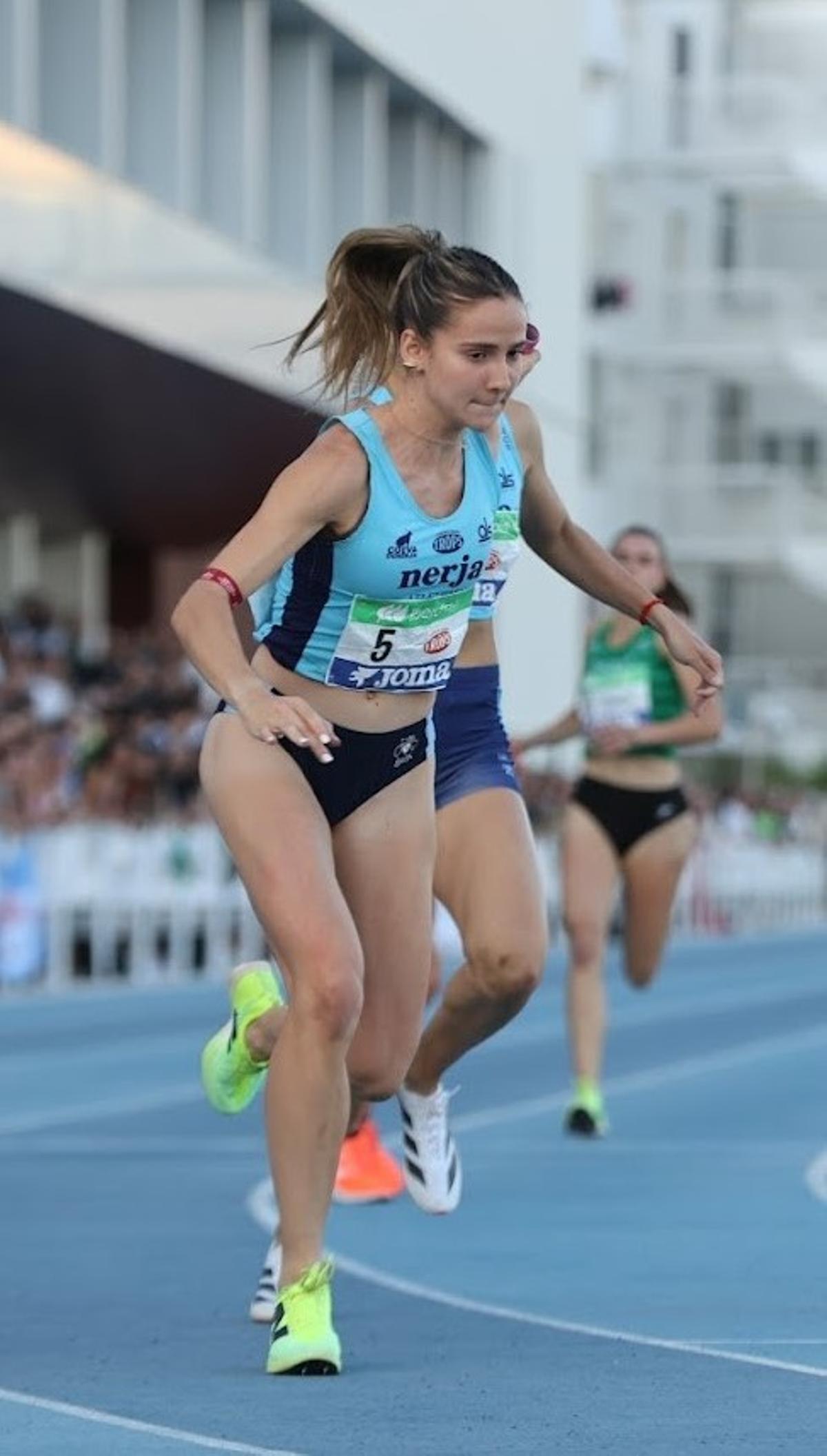 Rocio Navarro en la prueba de 4x400 m.