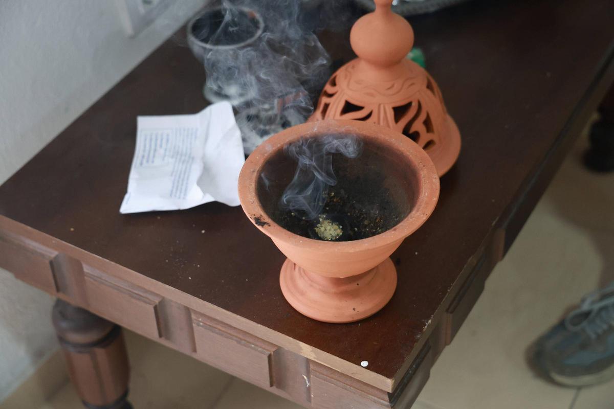 La Cofradía de los Ramos prepara una cata de incienso prevista para este viernes en la plaza de San Juan La Cofradía de los Ramos prepara una cata de incienso prevista para este viernes en la plaza de San Juan