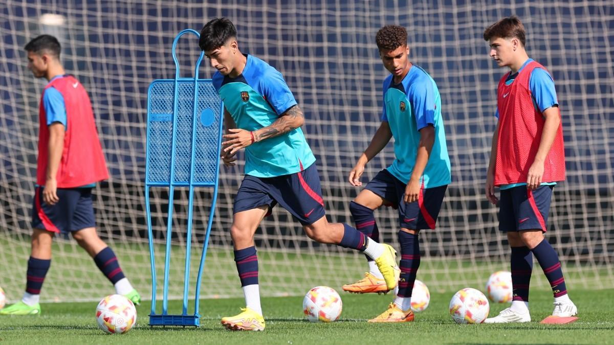 Pablo Torre y Román Vega entrenan con el Barça Atlètic