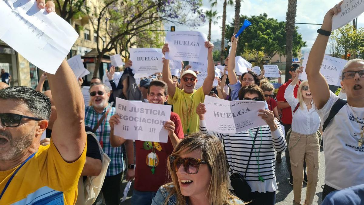 Manifestación de los funcionarios de Justicia en Málaga frente a la Gerencia del Ministerio de Justicia