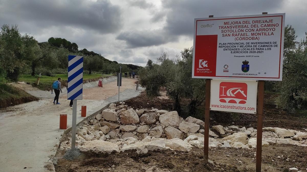 Un plan provincial mejora el drenaje del Camino Sotollón en Montilla