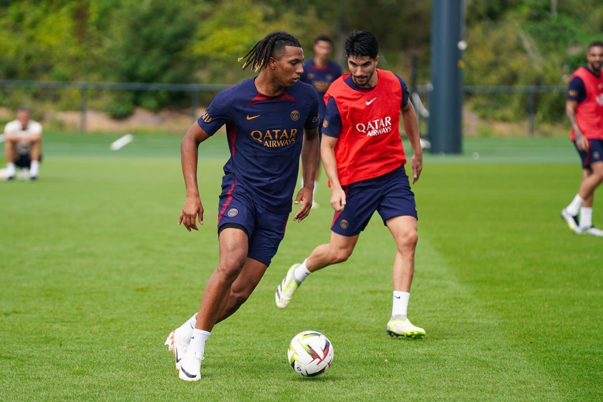 El PSG presume del retorno de Mbappé... ¡en el estreno de Dembélé con el grupo! El PSG presume del retorno de Mbappé... ¡en el estreno de Dembélé con el grupo!
