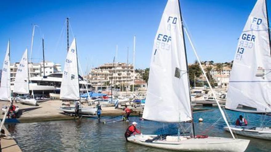 Flying Dutchman&amp;nbsp;es una clase internacional de vela ligera para dos tripulantes.