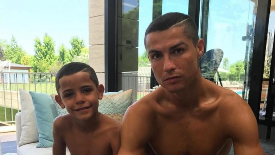 Cristiano Ronaldo ingresa en el club de los padres de gemelos a la carta