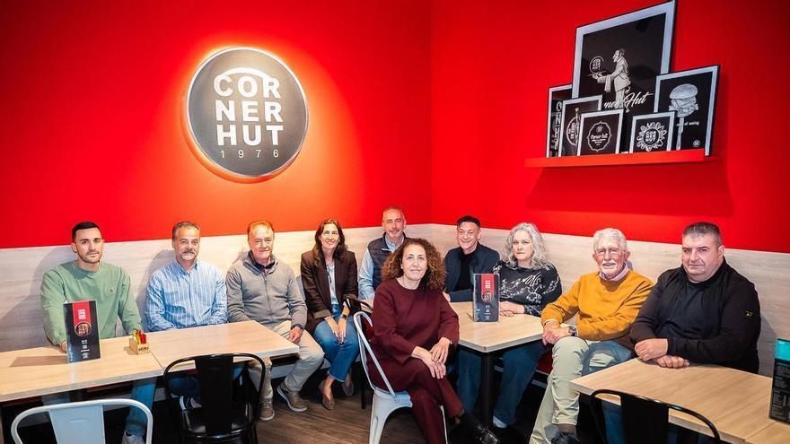 El Corner Hut cumple 50 años: el lugar donde los vigueses comieron sus primeras hamburguesas