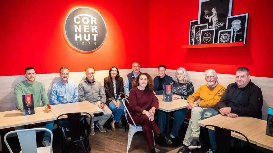 La historia del Corner Hut: el restaurante donde los vigueses comieron sus primeras hamburguesas cumple 50 años