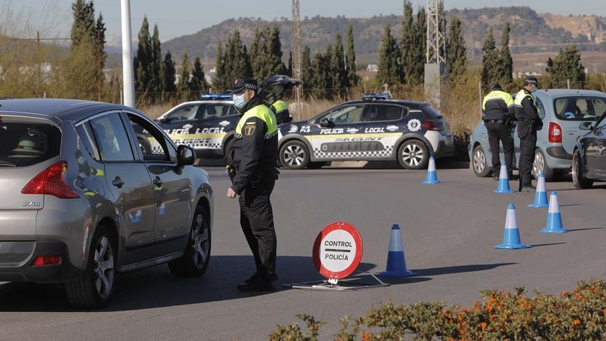 La policía local en un control