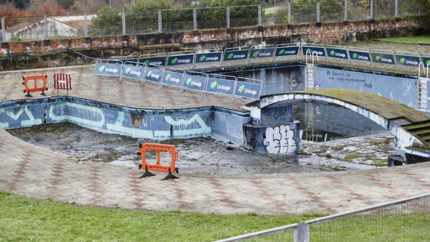 La piscina de la Universidad Laboral. | MARCOS LEÓN