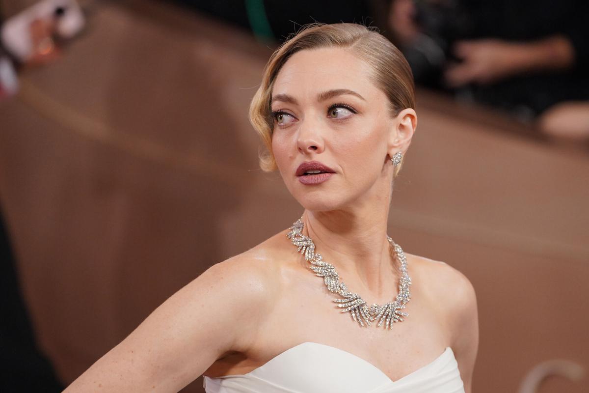 La actriz estadounidense Amanda Seyfried, en los Globos de Oro 2026.