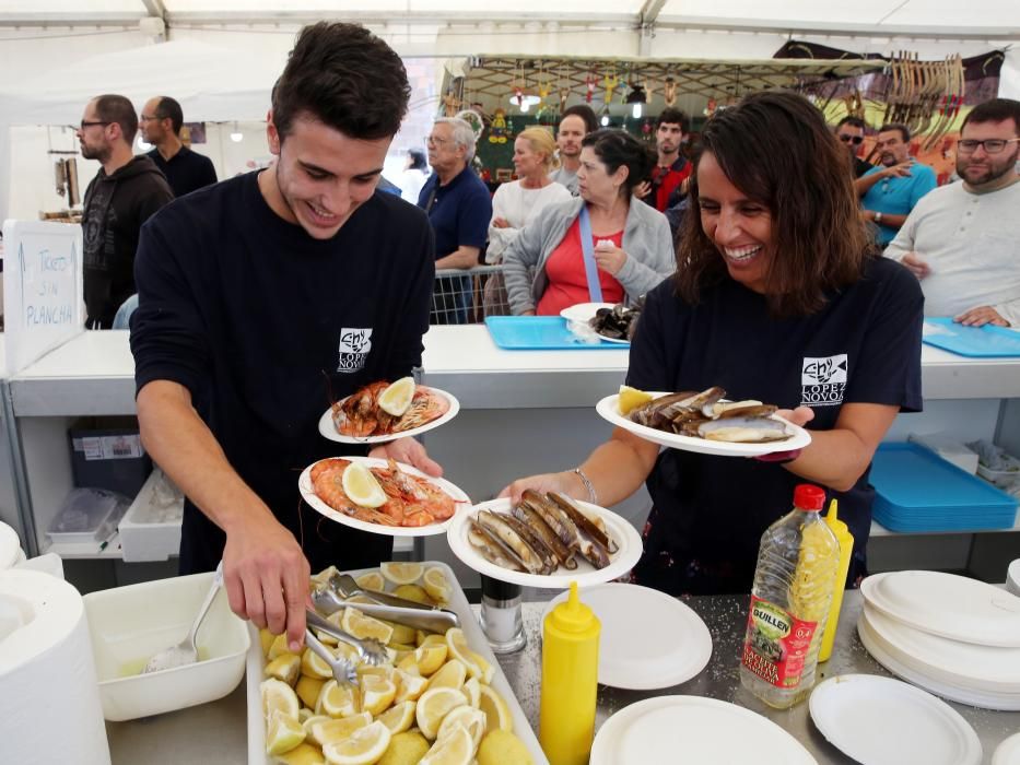 Miles de vigueses disfrutan en el Náutico de la fiesta gastronómica.