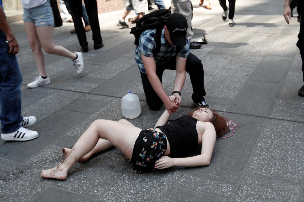 Un cotxe fereix diverses persones a Times Square