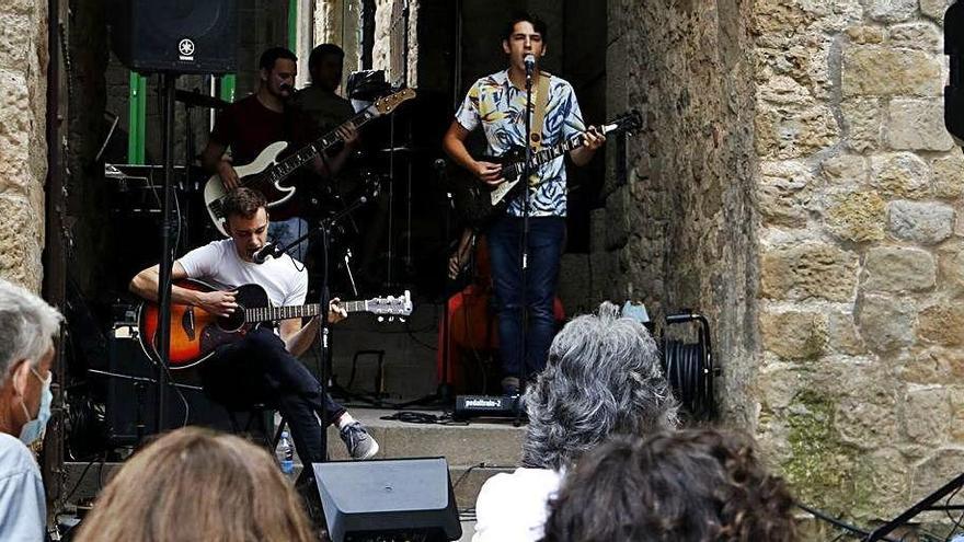 Music Trick actuant ahir a la plaça de Sant Joan de Solsona