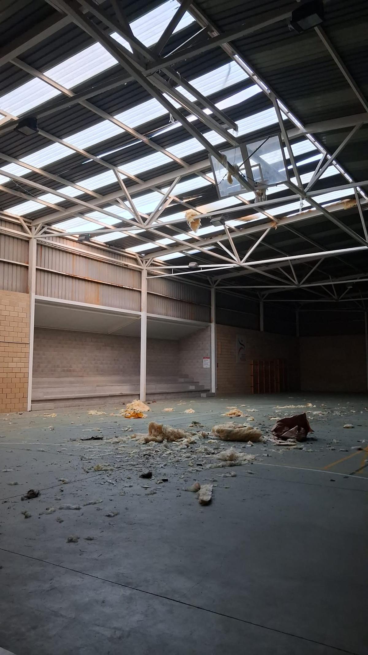 El interior del polideportivo de Posada de Llanes.