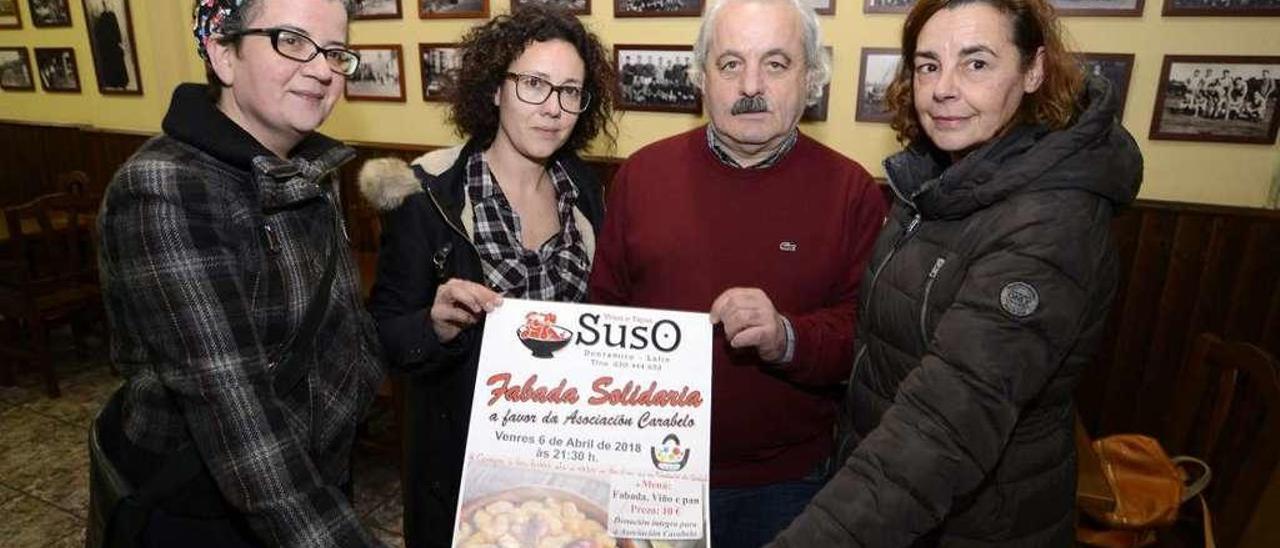 Rebeca Iglesias, Eva Pol, Jesús Rodríguez y María José Ferreiro, ayer, en el bar Suso. // Bernabé/Javier Lalín