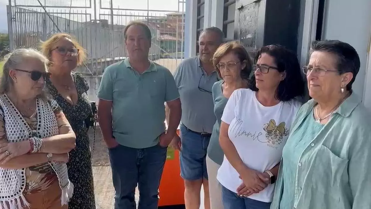 “Las cartas llegan cuando llegan”: los vecinos de cinco parroquias rurales del oeste de Gijón reclaman un cartero fijo