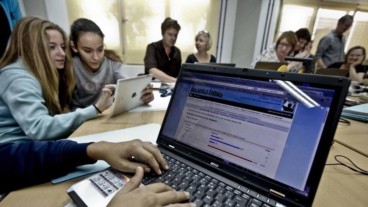 Más de 303.000 alumnos inician este lunes el nuevo curso en los colegios e institutos de la provincia de Alicante