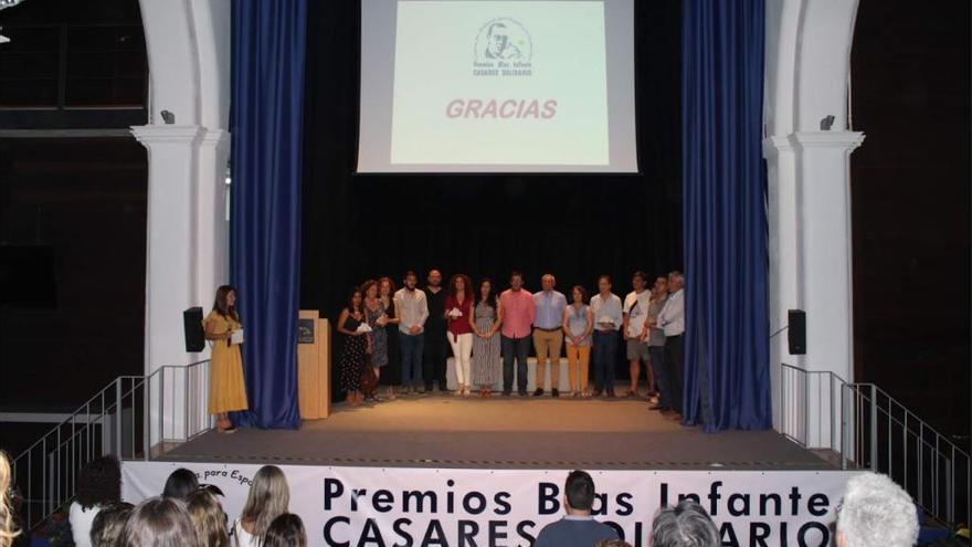 Imagen de los premiados durante la gala celebrada en el Centro Cultural Blas Infante de Casares.