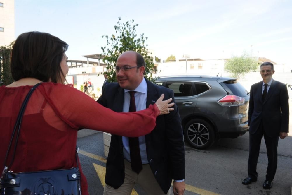 El ministro Alonso visita La Arrixaca