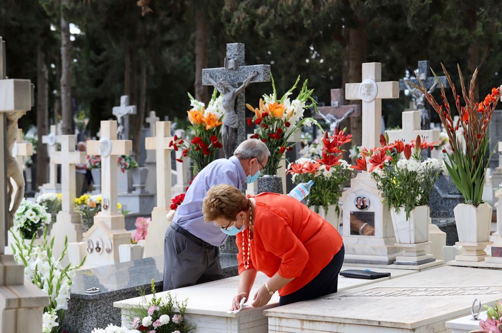 Cementerio de Nuestro Padre Jesús de Espinardo en el día de Todos los Santos