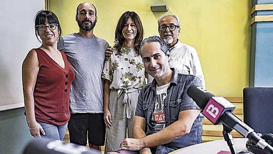 NoemÃ­ Garcies, CelestÃ­ Oliver, Pilar RubÃ­, Joan Trias (sentado) y Ferran Pereyra.